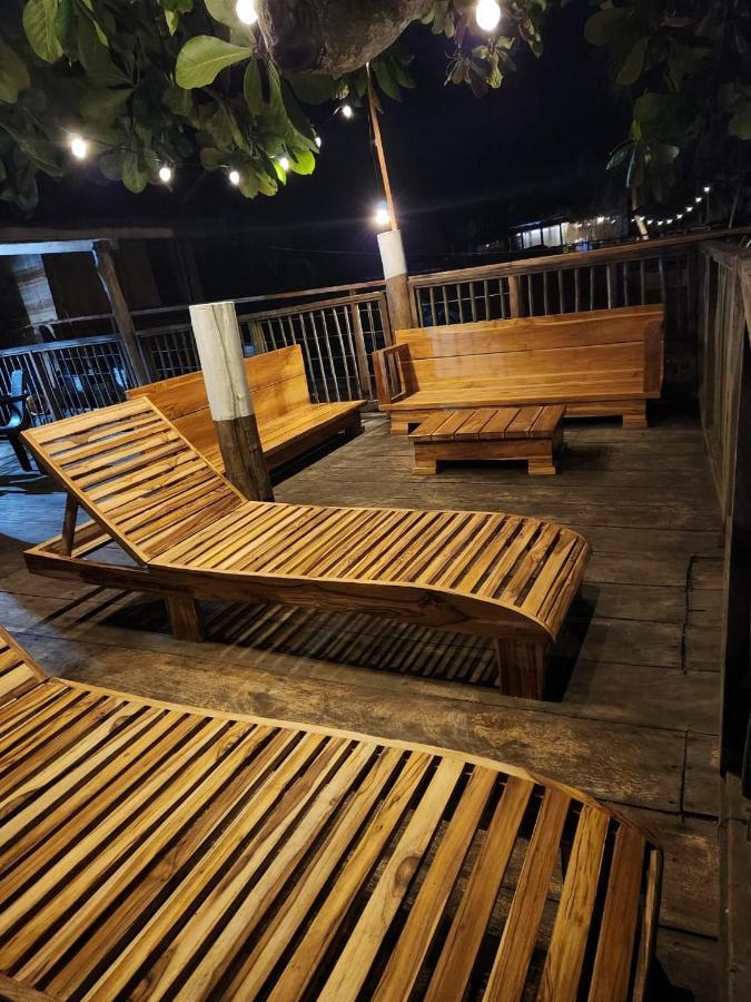 El Almendron Beach Hostel Guachaca Exterior photo